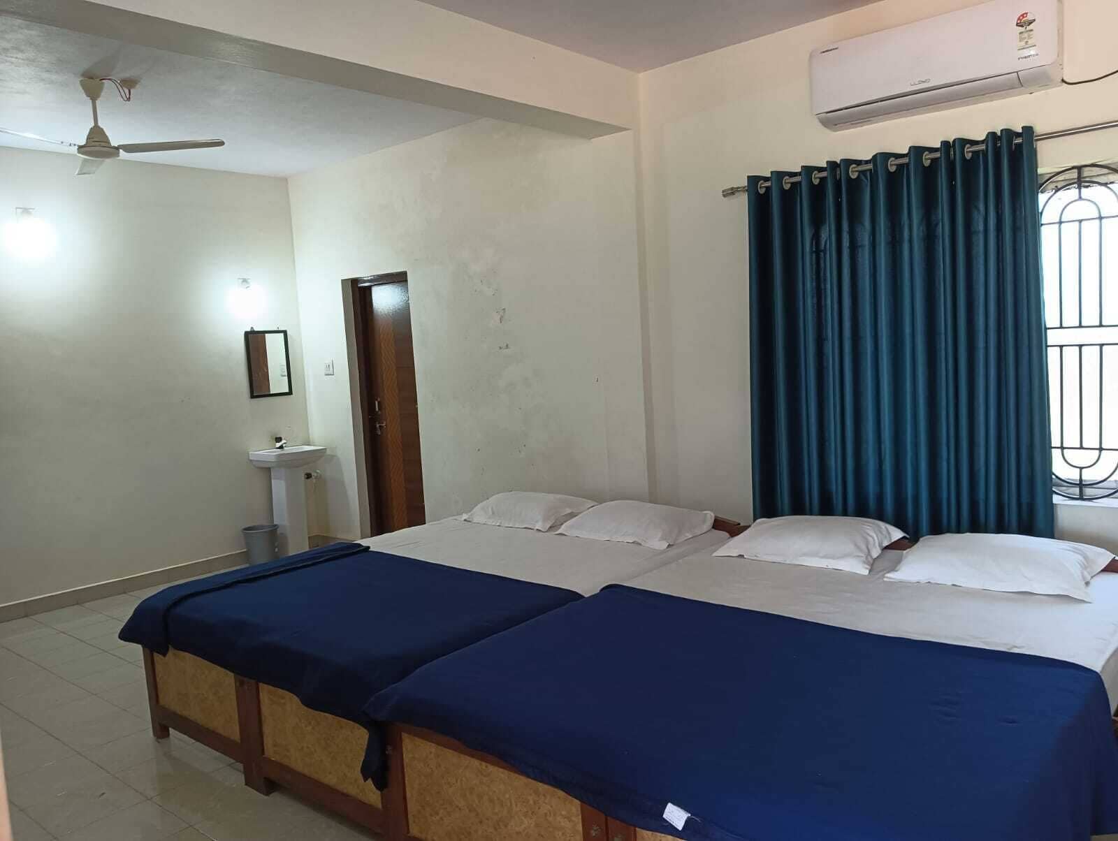 4 Bed Room