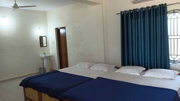 4 Bed Room