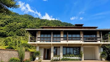 Fachada da propriedade