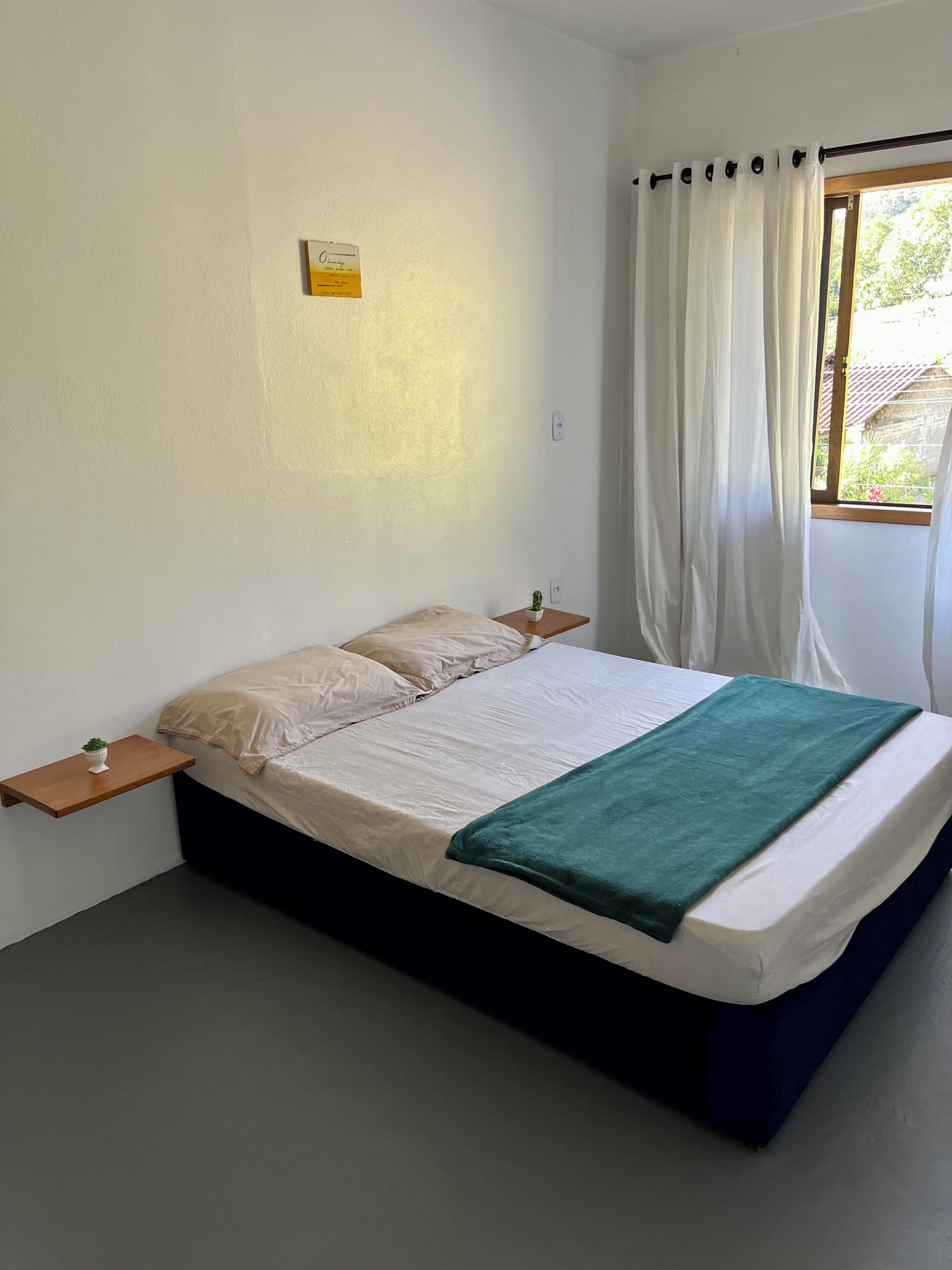 Quarto casal básico, vista para a montanha | Wi-Fi de cortesia