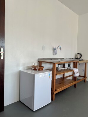 Quarto casal conforto, varanda coberta, vista para a montanha | Cozinha privada