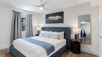 Apartment, 1 King Bed with Sofa bed, Courtyard Area | Desk, free WiFi