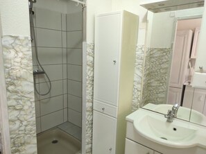 Dusche, Toilettenpapier