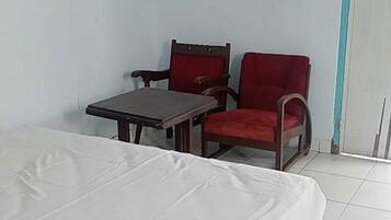 Standard Double Room, Garden View | WiFi (free)