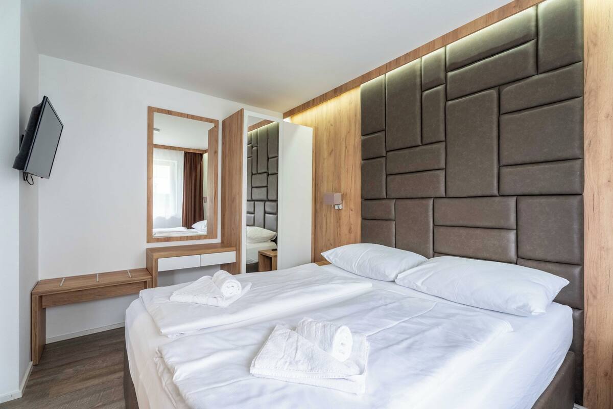 Design Apartment, Garden View | Ruang kerja komputer riba, langsir/tirai gelap terus, kalis bunyi
