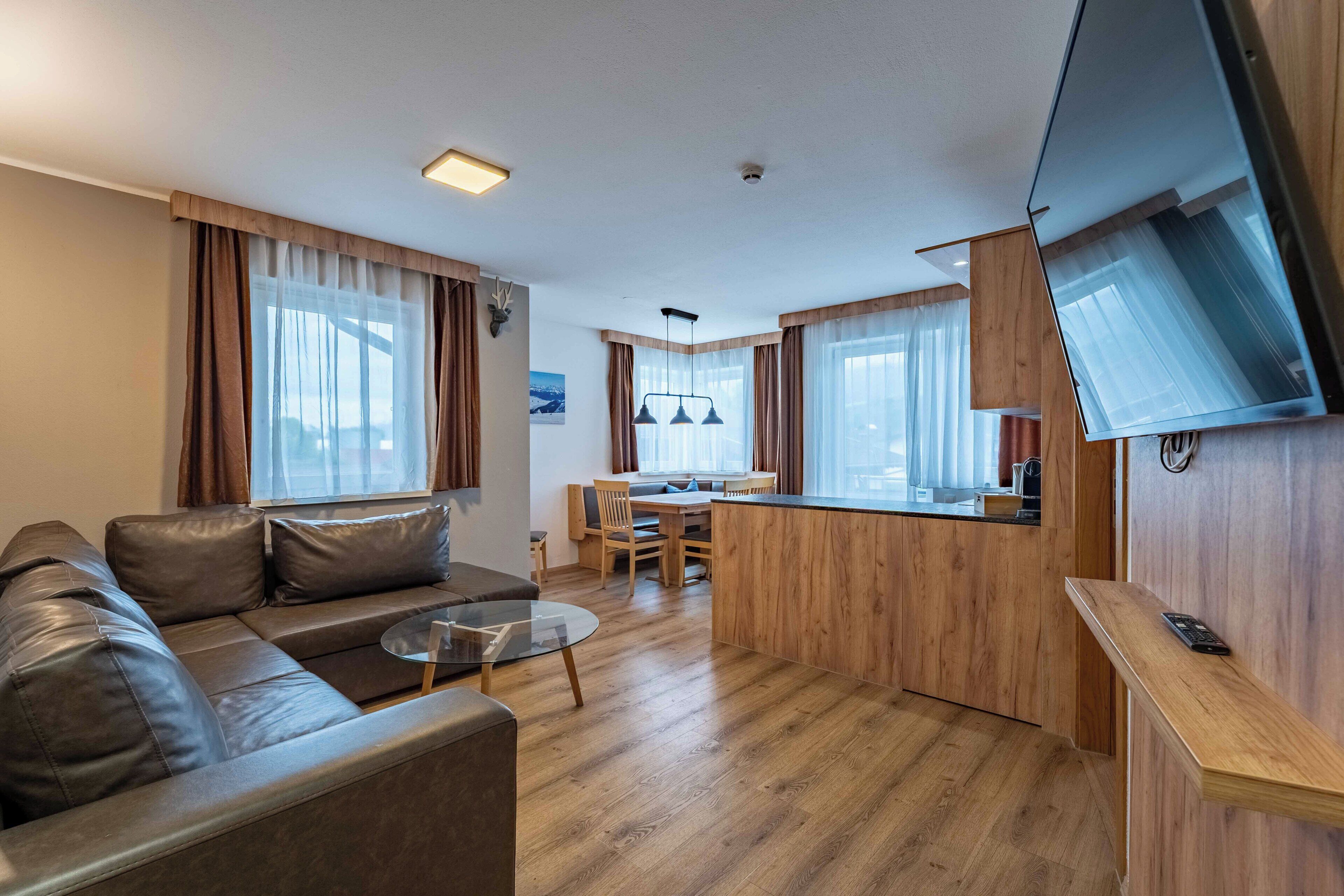 Junior Apartment, Balcony, Mountain View | Living area