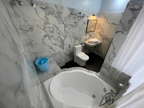 Habitación Premium doble, vistas a la colina | Baño