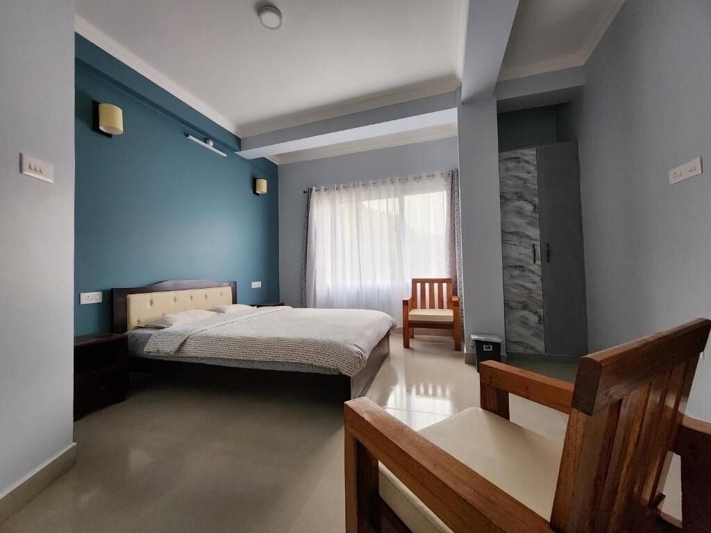 Habitación Deluxe doble, vistas a la colina | Tabla de planchar con plancha y wifi gratis