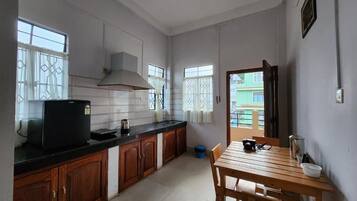 Standard-Apartment, Stadtblick | Speisen