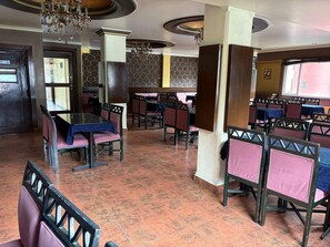 Dining - Mayfair (Mandi)