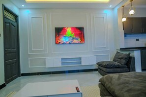 Interior - Cozy 1-bedroom apartment in serene Kampala, price is negotiable (Kampala)