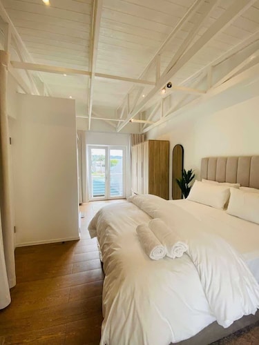 Swithins House – Peaceful 2-Bedroom in Johannesburg.