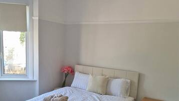3 bedrooms, iron/ironing board, free WiFi