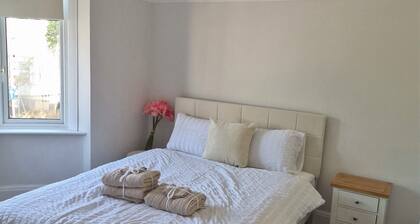 Charming 3-bedroom house at the heart of Westcliff-on-Sea