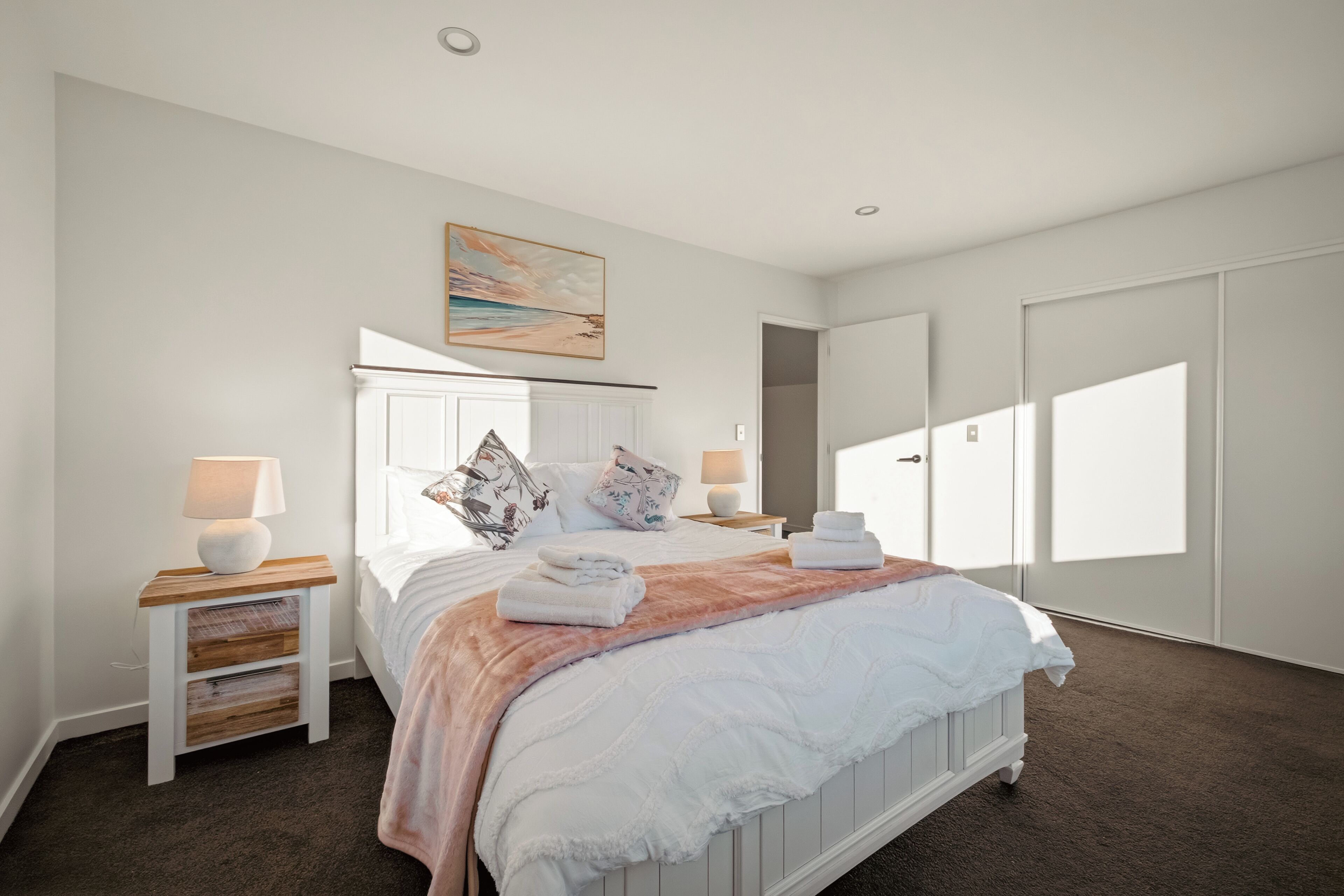 5 bedrooms, iron/ironing board, WiFi (free), bed sheets