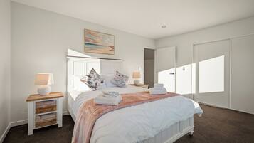 5 bedrooms, iron/ironing board, WiFi (free), bed sheets