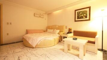Deluxe Double Room | Free WiFi