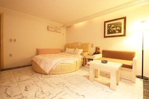 Deluxe Double Room | Free WiFi - Evergreen Motel (Cheongju)