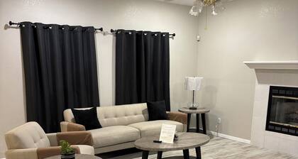 Spacious 4-bedroom house in peaceful El Paso with AC