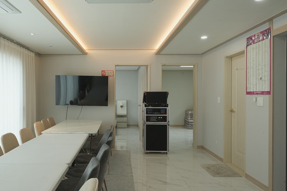 Habitación básica, 4 habitaciones (Building A 2F Group Room) | 1 habitación y wifi gratis