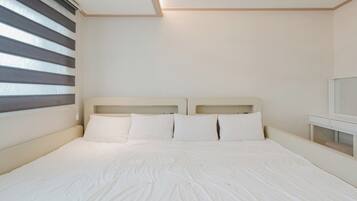 Basic Room, 3 Bedrooms (Building A 1F Group Room (101+102)) | 1 bedroom, WiFi (free)