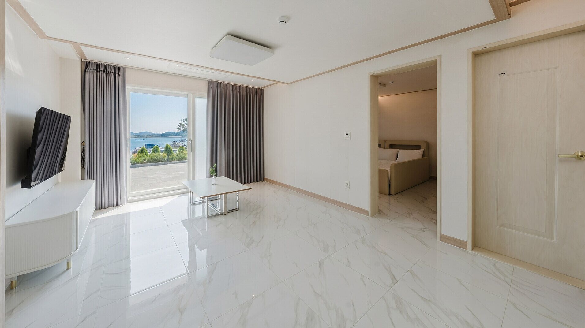 Basic Room, 3 Bedrooms (Building A 1F Group Room (101+102)) | 1 bedroom, WiFi (free)