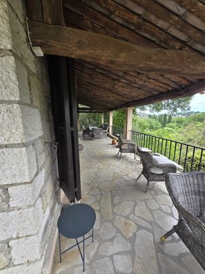 Terrace/patio - Charming Provençal villa in Valbonne (Valbonne)
