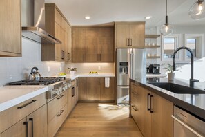 Fridge, microwave, oven, stovetop - Hot Tub + Cold Plunge + Game Room | Deer Valley + Lake Views | Serenity Now (Hideout)