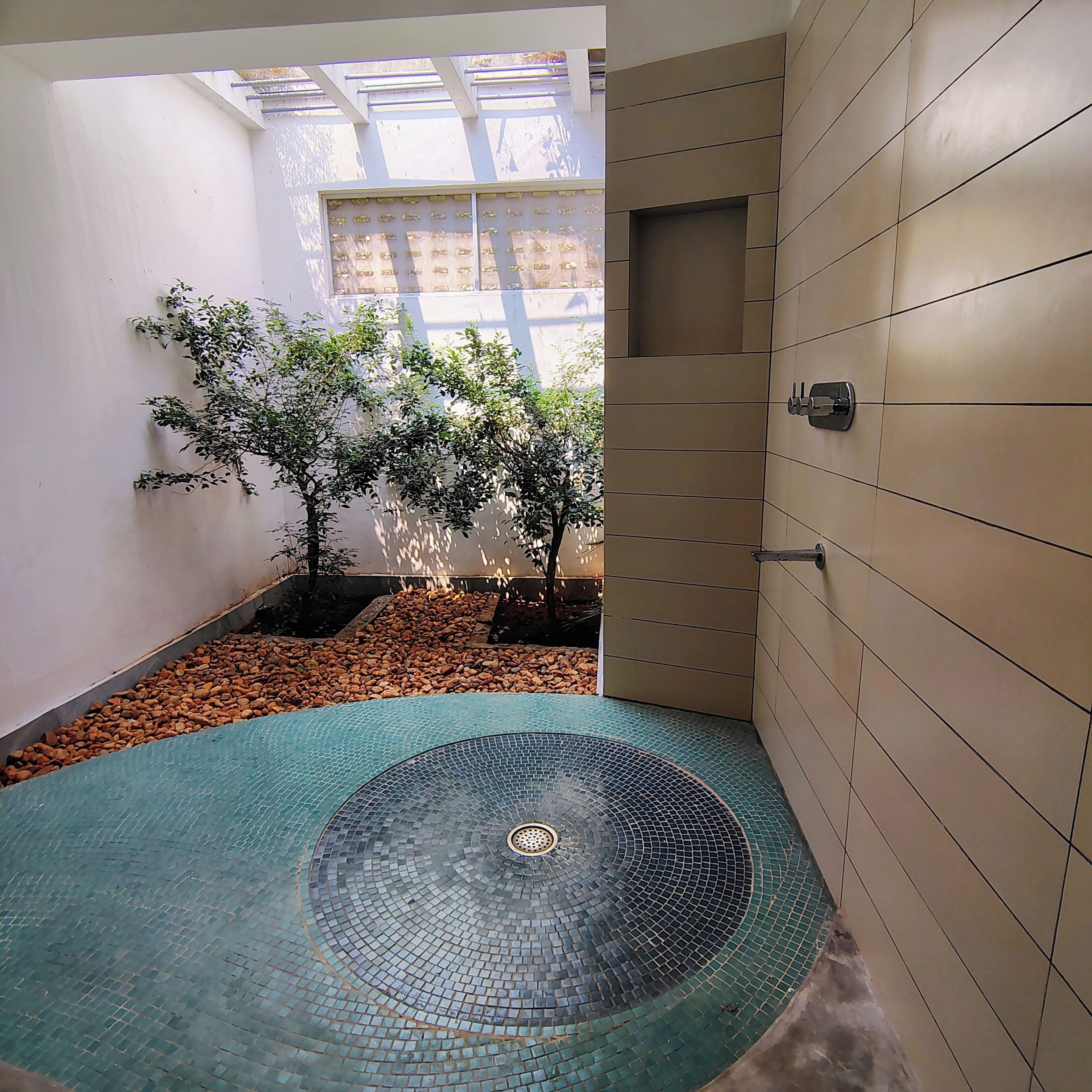 Chambre Double, vue jardin | Salle de bain