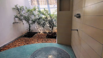 Chambre Double, vue jardin | Salle de bain