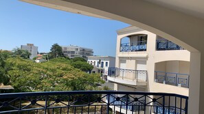 Property grounds - Vrbo Property (Vaux-sur-Mer)