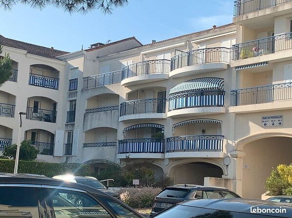 Exterior - Vrbo Property (Vaux-sur-Mer)