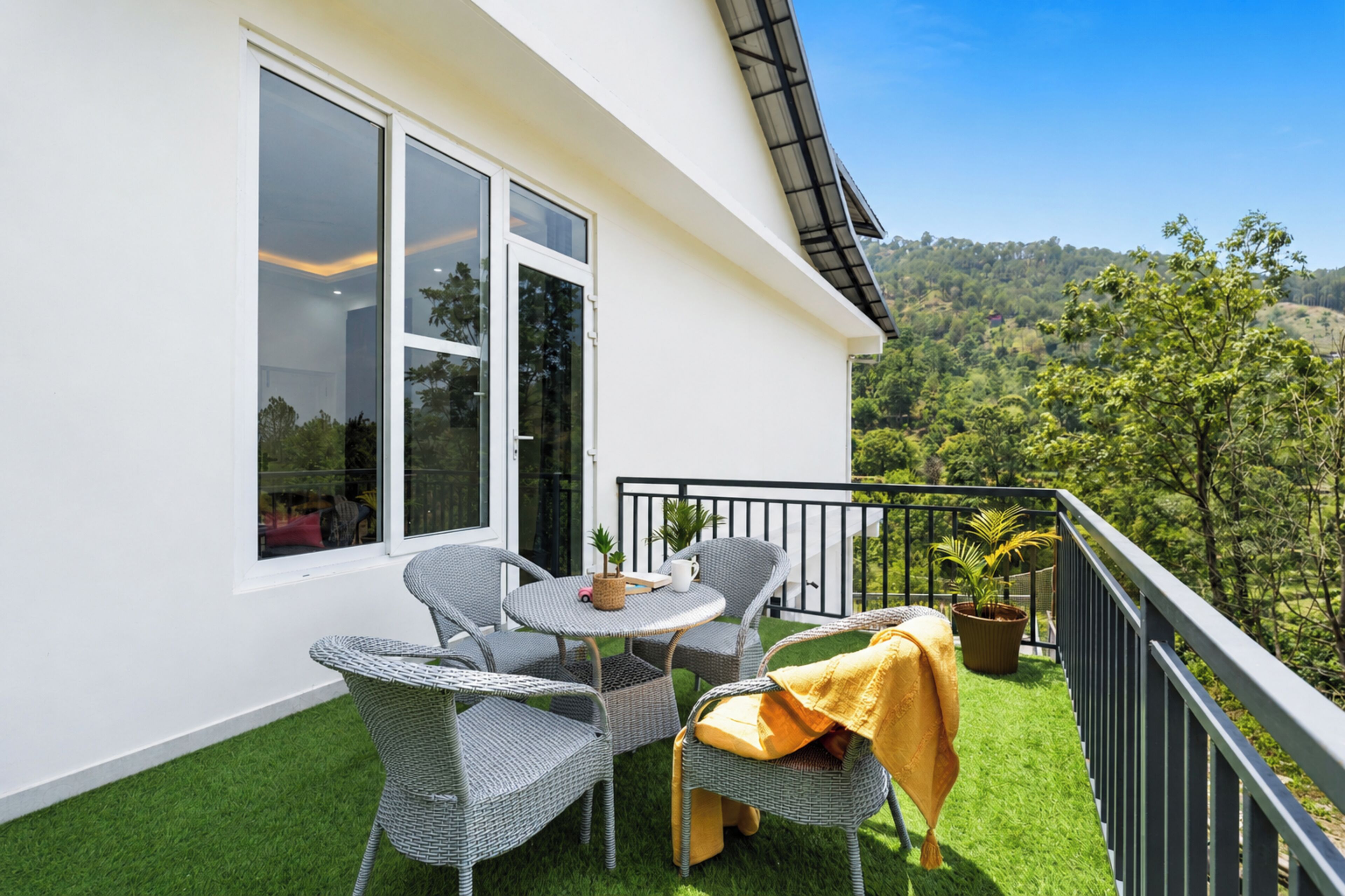 Luxury Cottage, Hill View | Outdoor dining