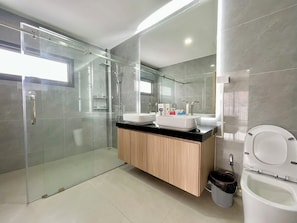 Free toiletries, hair dryer, towels, soap - Facai Star Villa C25 (Banglamung)