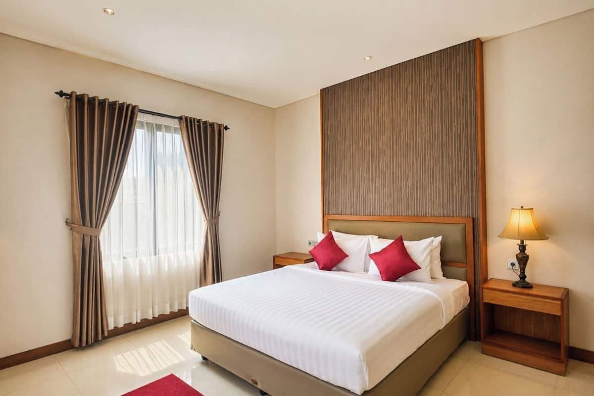 Luxury Double Room | Meja, ruang kerja komputer riba, Wi-fi percuma, cadar katil 