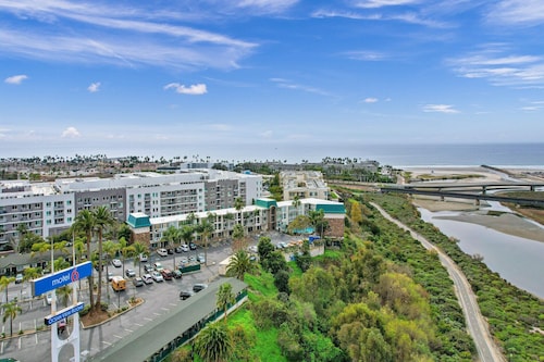 2 Queensize-Betten | Nsmk, Minikühlschrank
