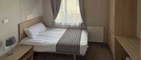 3 chambres, accès au Wi-Fi (inclus), literie fournie