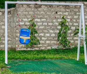 Children’s area - Cozy 2-bedroom Apartment in Diani w/kids playground.7 minutes walk to the beach (Diani Beach)