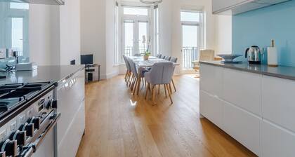 5 bedroom accommodation in Hythe