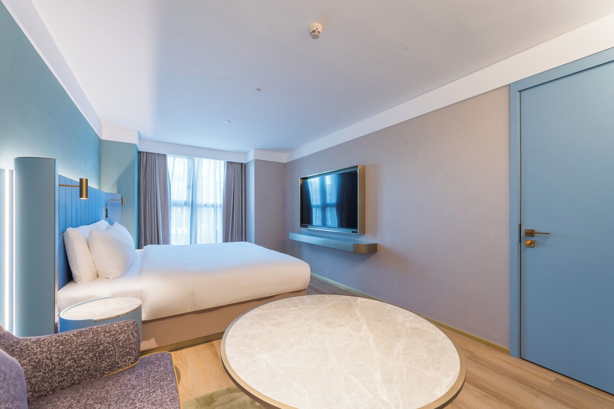 Phòng Suite Executive, 1 giường cỡ king, không hút thuốc | Minibar với thức uống miễn phí, bàn 