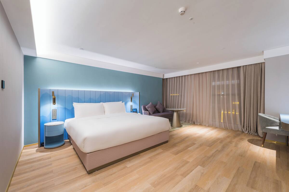 Minibar (free items), desk, laptop workspace, WiFi (free)