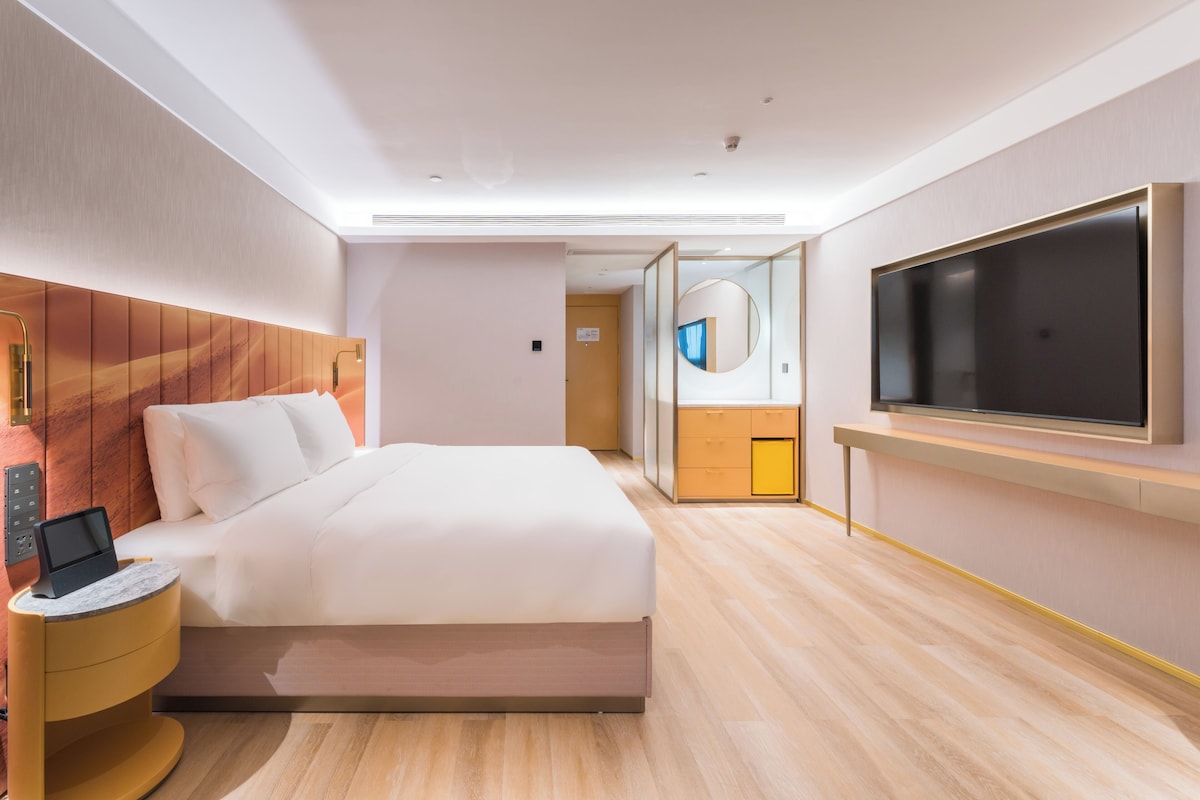 Phòng đơn Superior | Minibar với thức uống miễn phí, bàn 