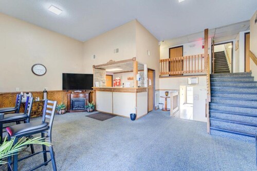 Queen Bed|Smk|Kingdom City, MO