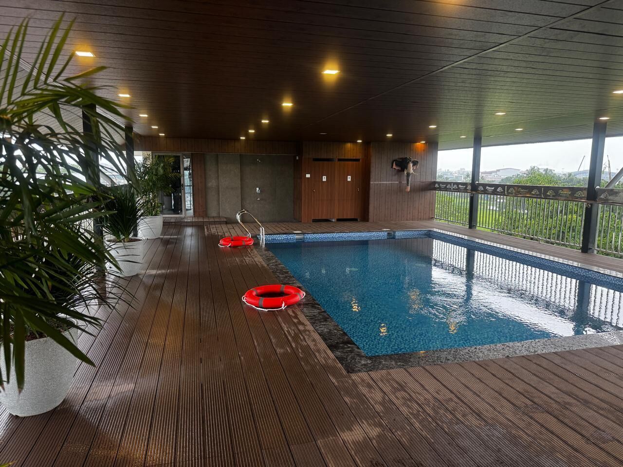室外游泳池