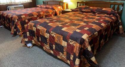 2 Full Beds with 1 Twin Bed & Rollaway