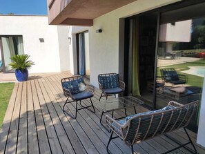 Terrace/patio - Contemporary home with a pool, in a quiet location. The village of Mouans Sartoux is 5 minutes away. (Mouans-Sartoux)