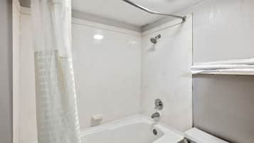 Douche, serviettes fournies