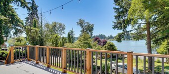 Walk to Spanaway Lake: Chic Home w/ Rooftop Deck!