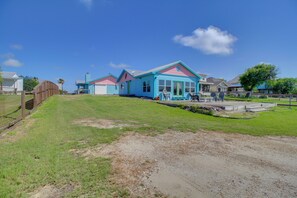 Exterior - 2-Units w/ Private Boat Ramp! Rockport Escape (Rockport)