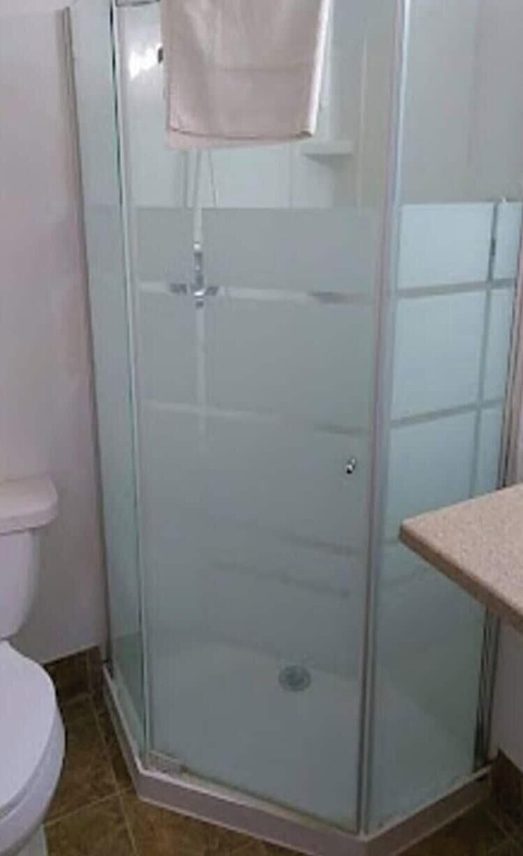 Shower, towels